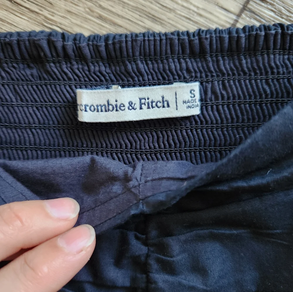 Abercrombie & Fitch Black Puff Sleeve Top Size Small